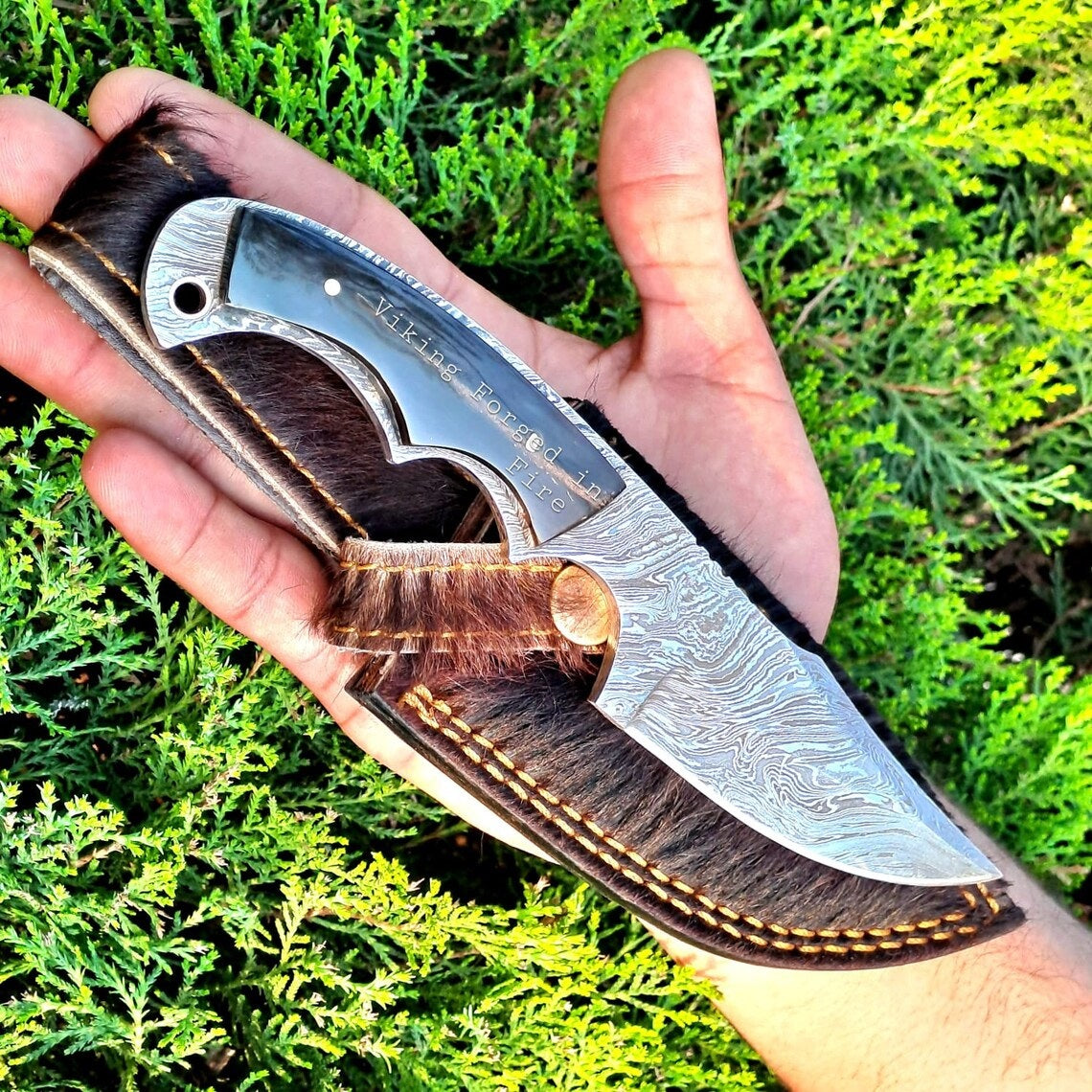 Deer Skinning Knife Custom Handmade Full Tang Fire Damascus Steel with Buffalo Horn Handle, 8-inch - The Blazecrest