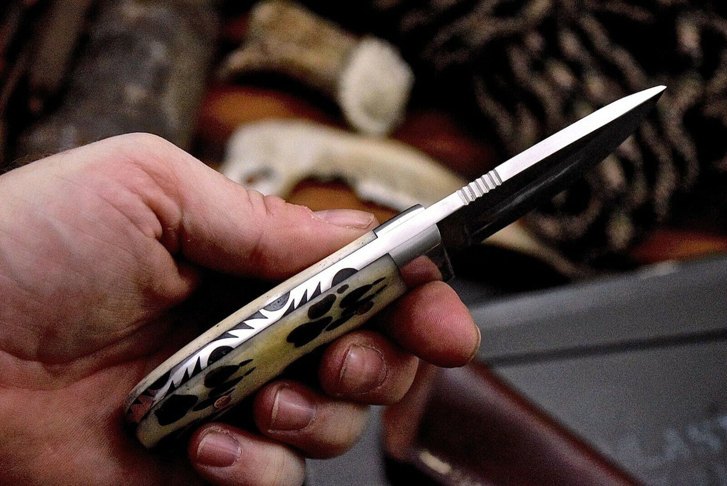 Wolf Paw Hunter’s VG10 Steel Knife – Scrimshaw Bone Handle
