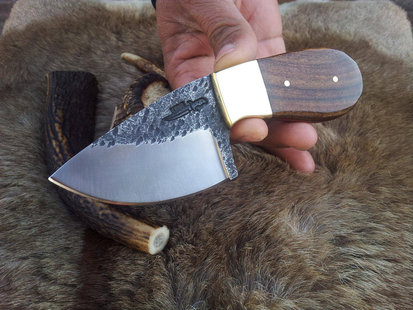 Hand-Forged 1095 Tool Steel Field Dressing Deer Skinning Knife – 6 Inch Drop Point Blade with Rosewood Handle